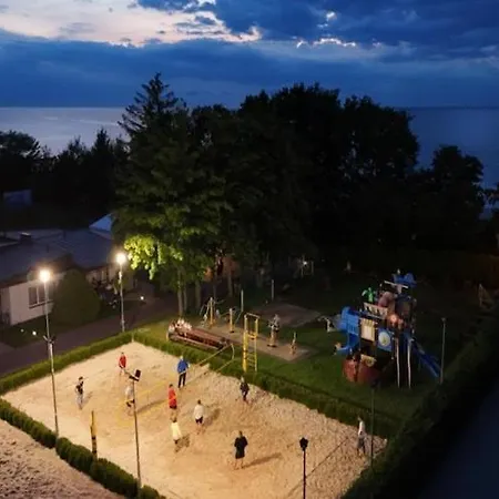 Right On The Beach, Siano Ty *